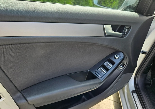Audi A4 cena 38500 przebieg: 218000, rok produkcji 2012 z Żukowo małe 22